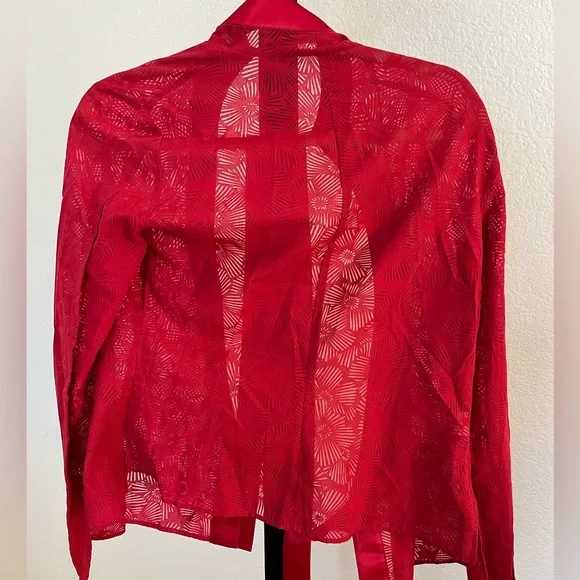 Sheer Patterned Top - Picture 2 of 3